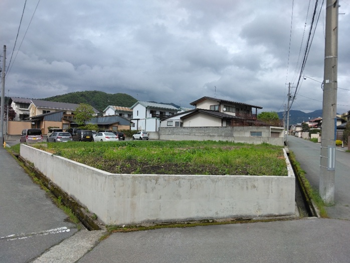 山形市　松波2丁目　売地　72.3坪　建築条件無し　南西角地　販売開始致しました！